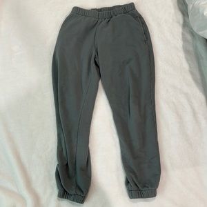 Brandy Melville Rosa Sweatpants
